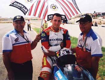 Parrilla de salida con Enrique Romero. CEV 250 cc.